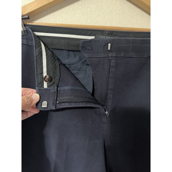 Ann Taylor Women’s Curvy Fit Sz 12 Capri Chino Pants Navy Blue 36x24 - Picture 4 of 12